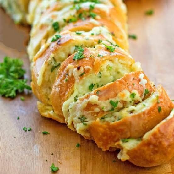 Garlic Bread with Traditional / Spicy Cheese - Zinho 300G